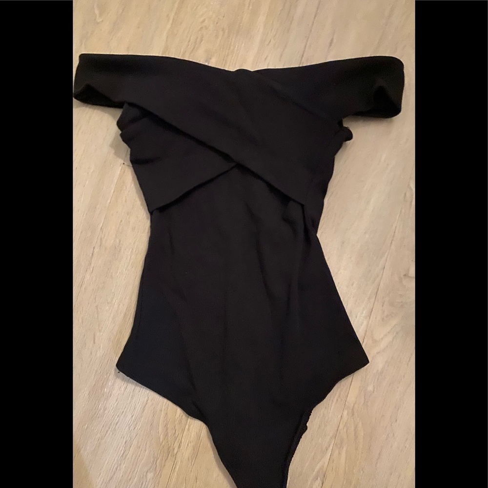 Abercrombie & Fitch Black Off-Shoulder Top